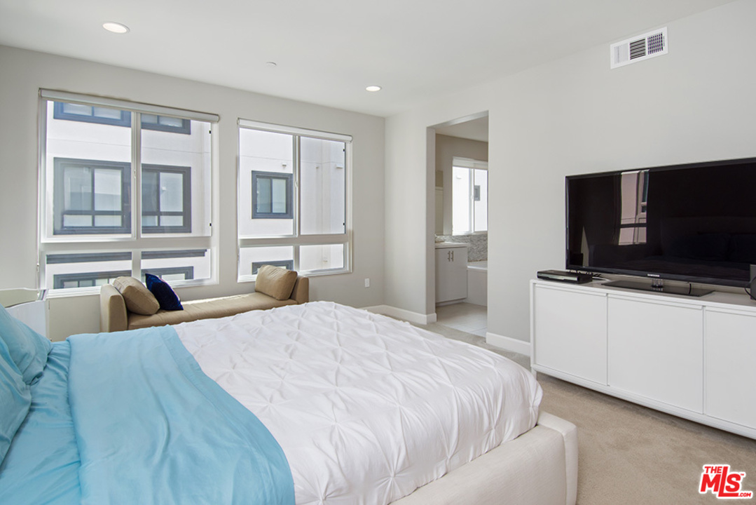 12879 West Runway Road, Unit 2 Los Angeles, CA 90094 - Photo 10 of 35 Gallery Image 10