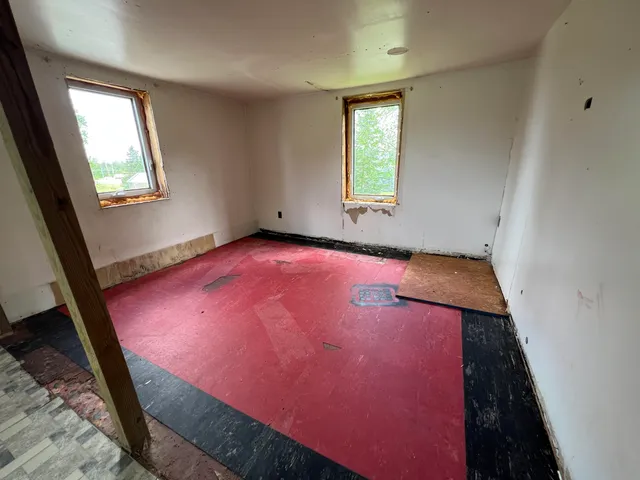 $36,900 | 123 Fulton Street, Van Buren, ME 04785