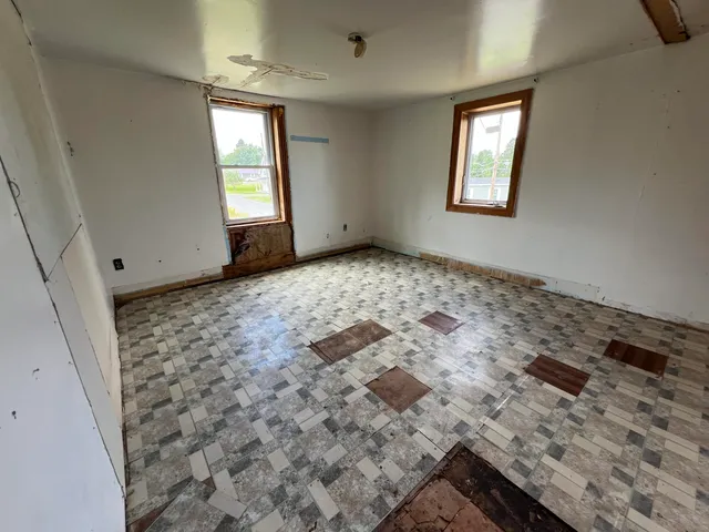 $36,900 | 123 Fulton Street, Van Buren, ME 04785