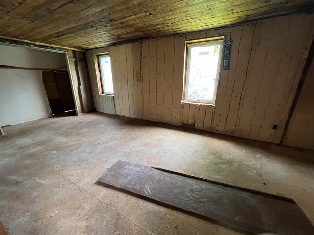 $36,900 | 123 Fulton Street, Van Buren, ME 04785