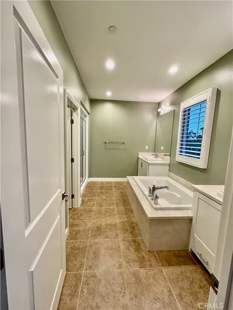 $6,100 | 55 Wild Horse, Irvine, CA 92602