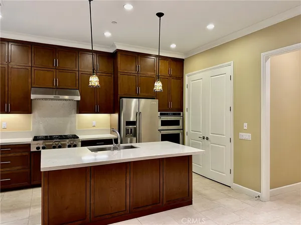 $6,100 | 55 Wild Horse, Irvine, CA 92602