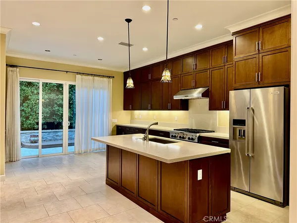 $6,100 | 55 Wild Horse, Irvine, CA 92602