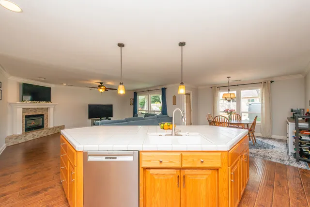 $659,900 | 2704 Western Oak Drive, Redding, CA 96002