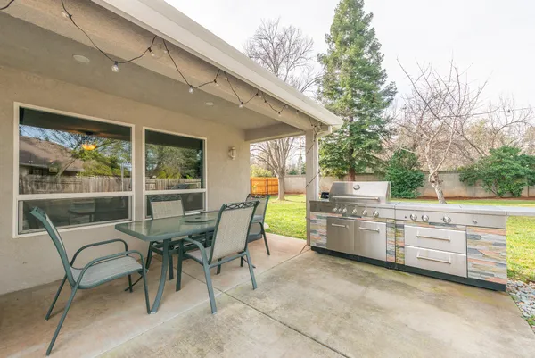 $629,499 | 2704 Western Oak Drive, Redding, CA 96002