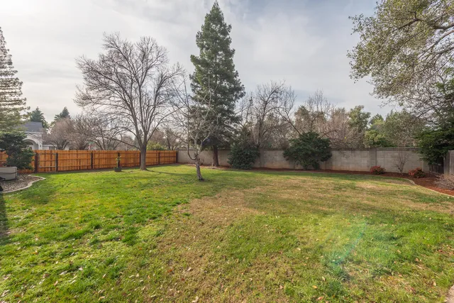 $659,900 | 2704 Western Oak Drive, Redding, CA 96002