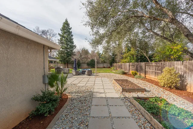 $659,900 | 2704 Western Oak Drive, Redding, CA 96002