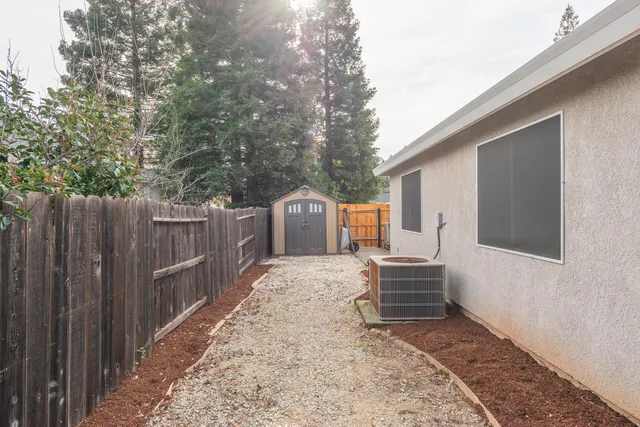 $659,900 | 2704 Western Oak Drive, Redding, CA 96002