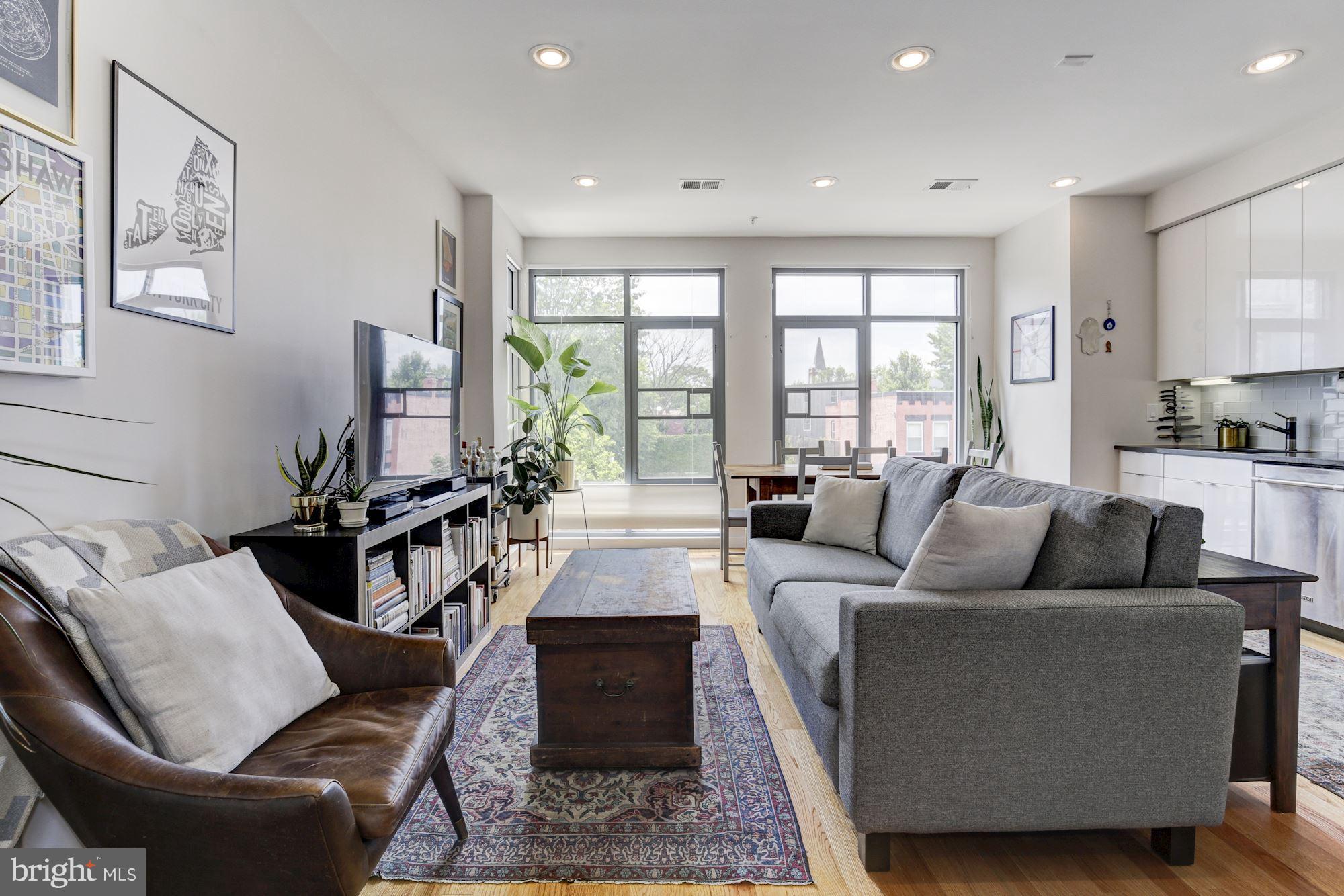 435 R Street Northwest, Unit 201 Washington, DC 20001 - Photo 2 of 7 Gorgeous Living Room