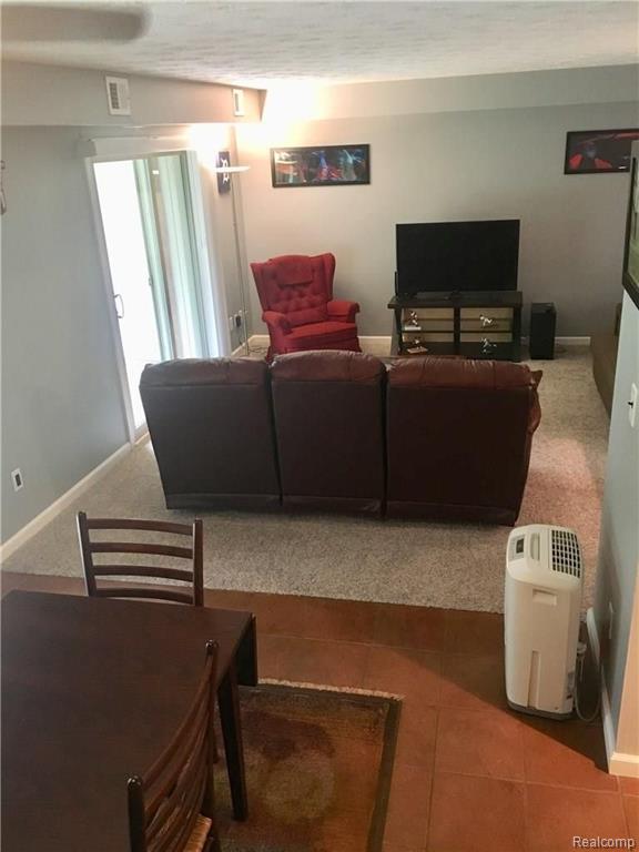 1687 Riverside Drive, Unit U14 Rochester Hills, MI 48309 - Photo 7 of 50