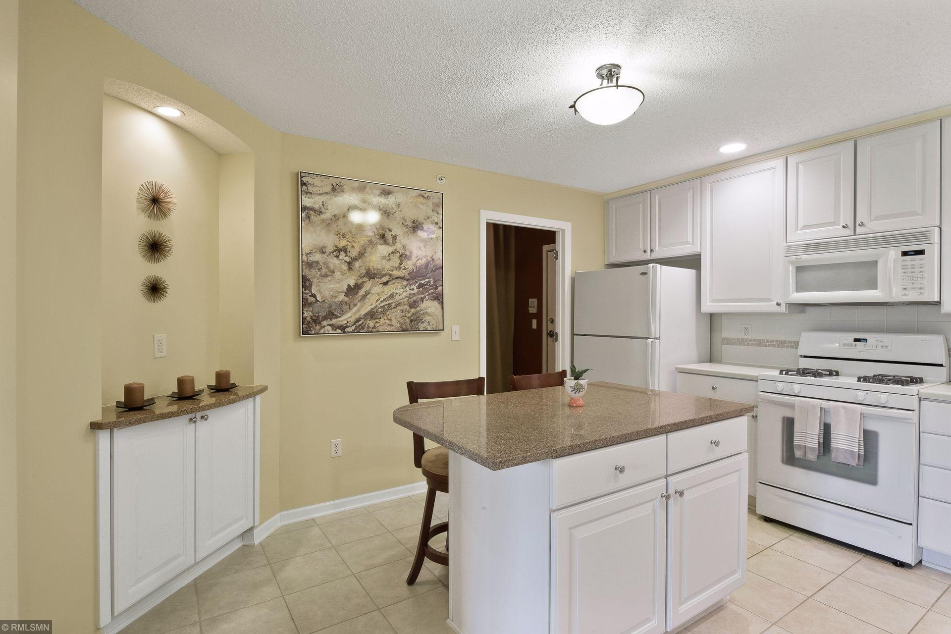 7930 Golden Valley Road, Unit 10 Golden Valley, MN 55427 - Photo 12 of 28 Gallery Image 12