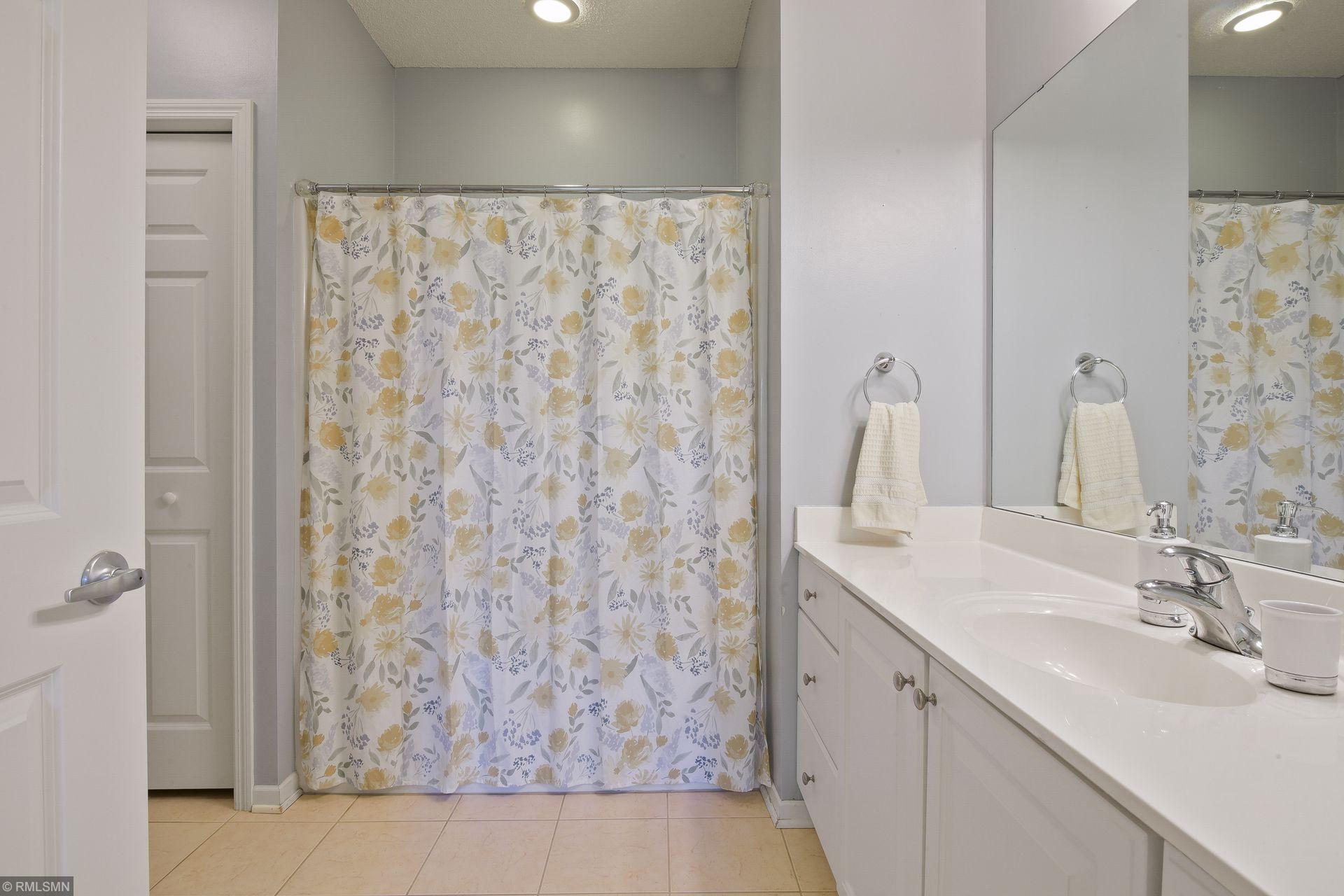 7930 Golden Valley Road, Unit 10 Golden Valley, MN 55427 - Photo 20 of 28 Gallery Image 20