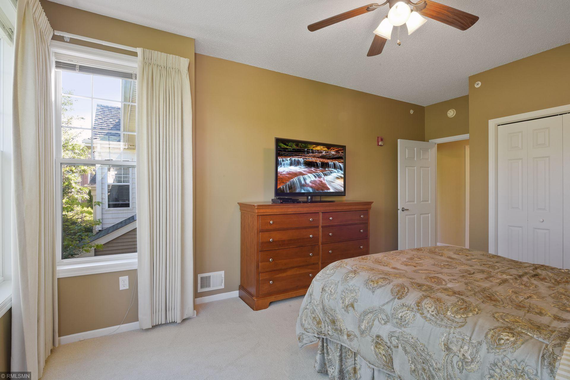 7930 Golden Valley Road, Unit 10 Golden Valley, MN 55427 - Photo 22 of 28 Gallery Image 22