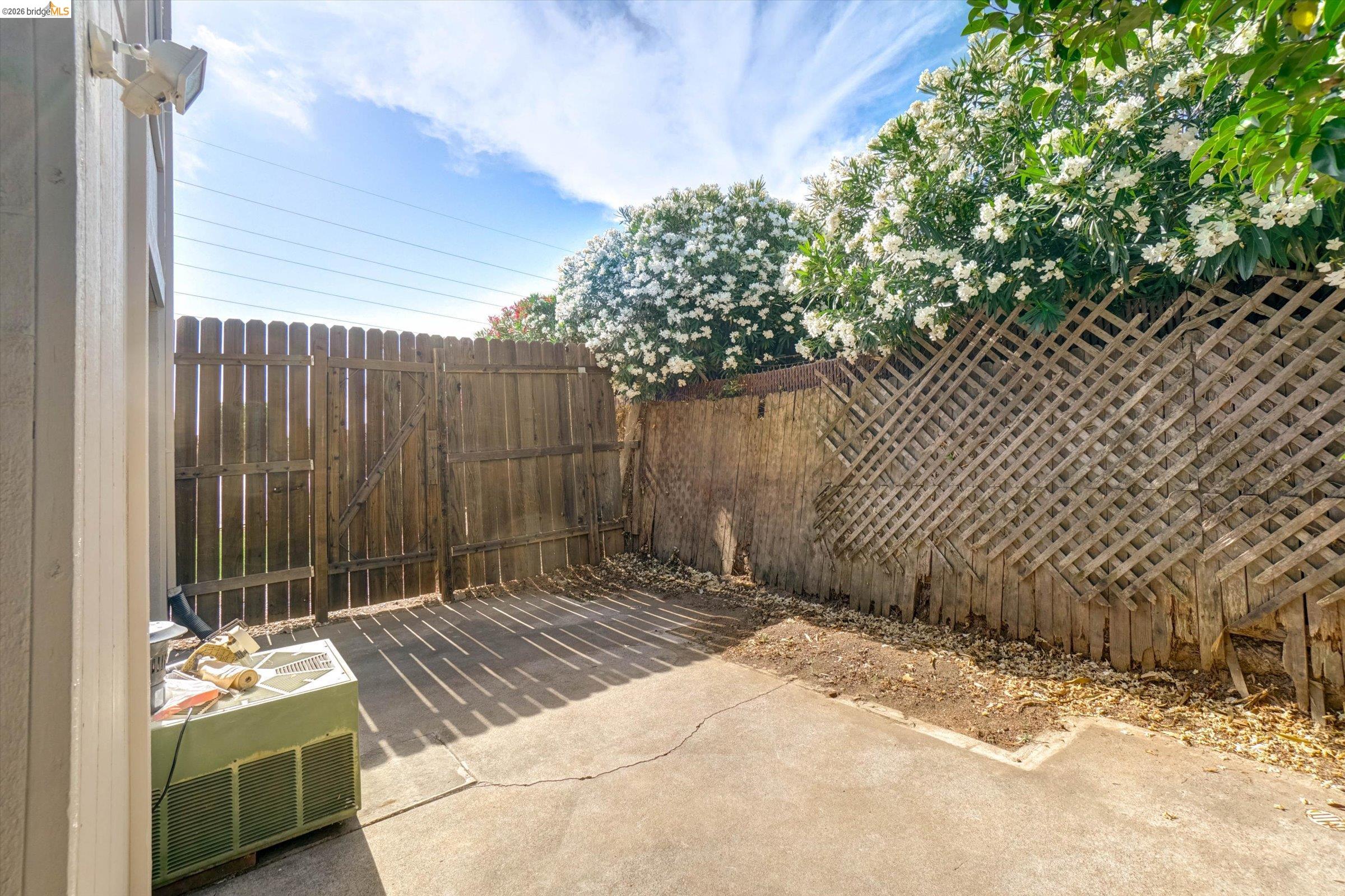 1351 Hood Road Sacramento, CA 95825 - Photo 35 of 36