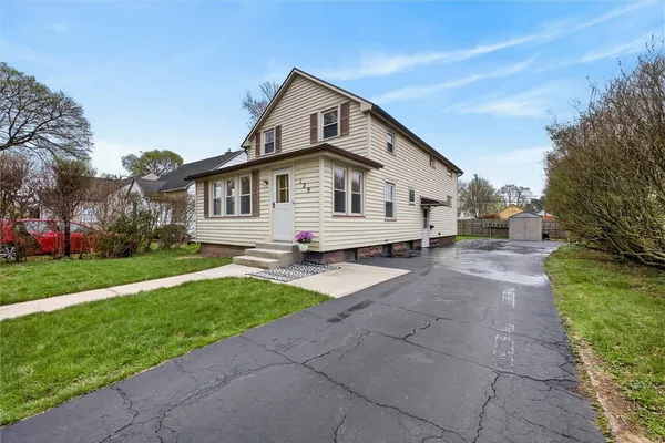 $199,900 | 129 Birchwood Drive, Irondequoit, NY 14622