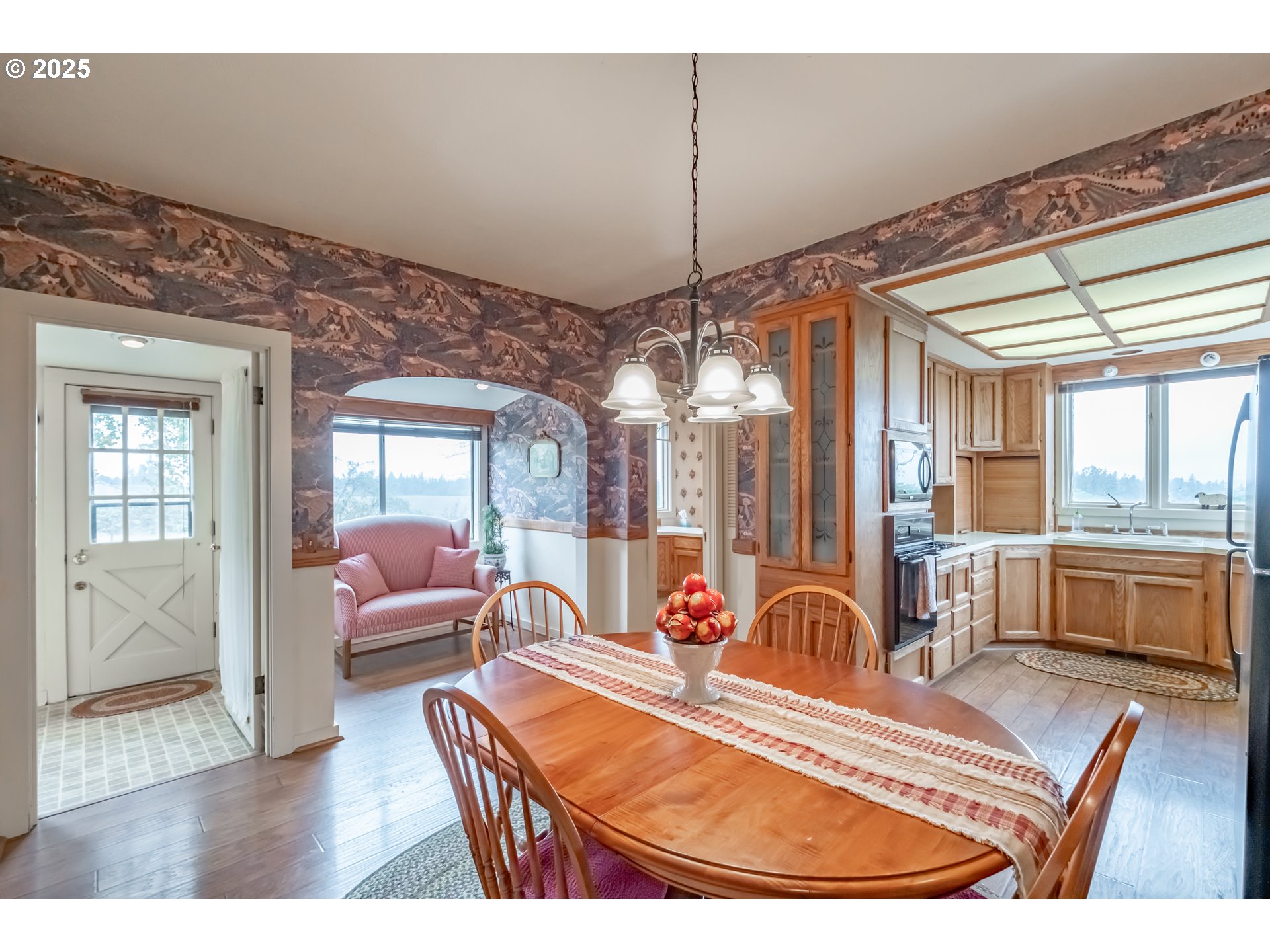 39986 Gisler Road Scio, OR 97374 - Photo 17 of 45 a room with furniture and a large window
