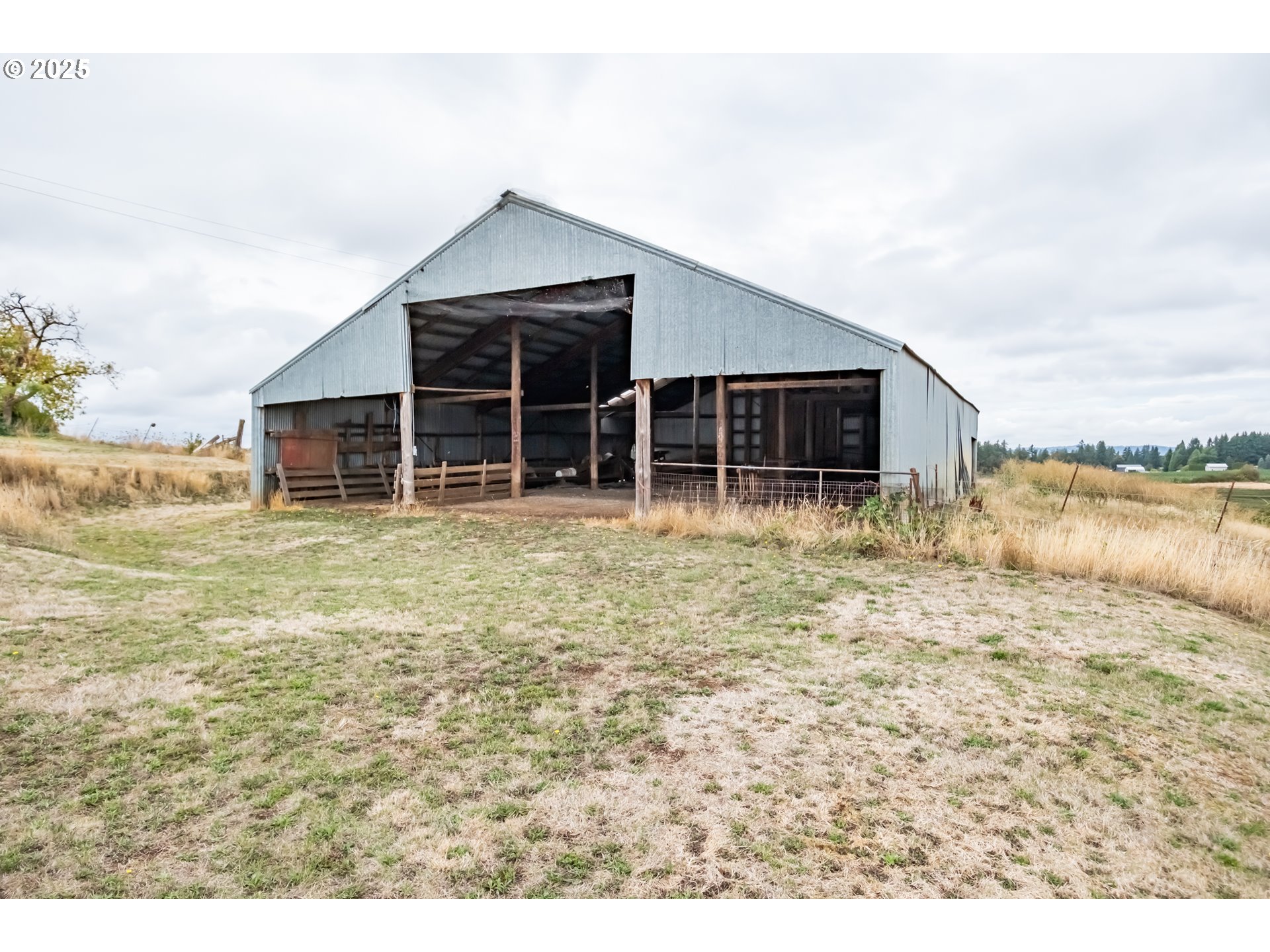 39986 Gisler Road Scio, OR 97374 - Photo 33 of 45 a large house with a outdoor space
