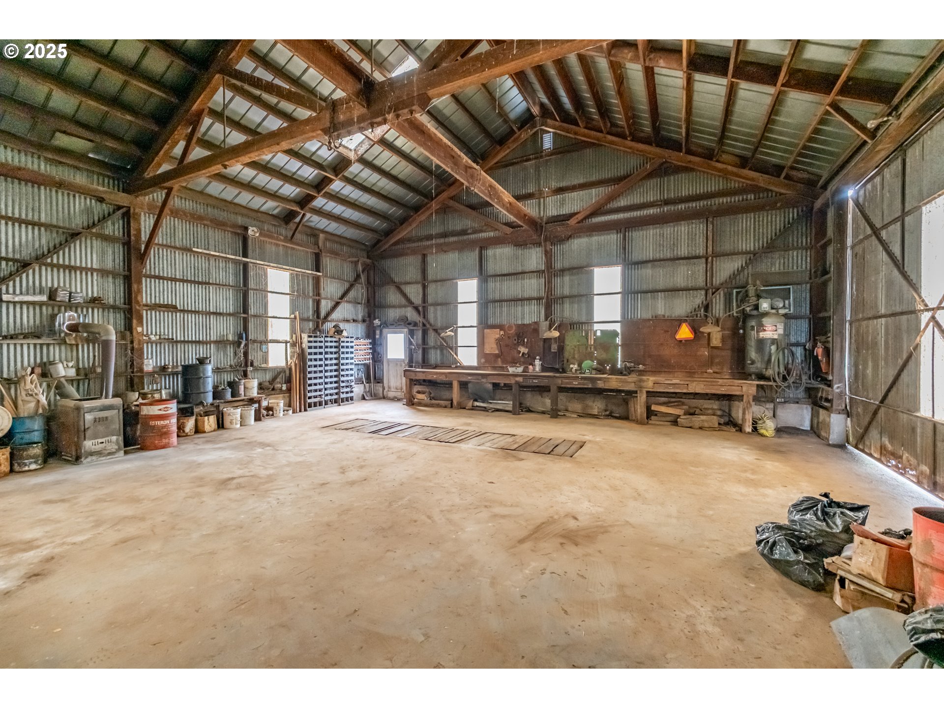 39986 Gisler Road Scio, OR 97374 - Photo 37 of 45 a view of a room with gym equipment