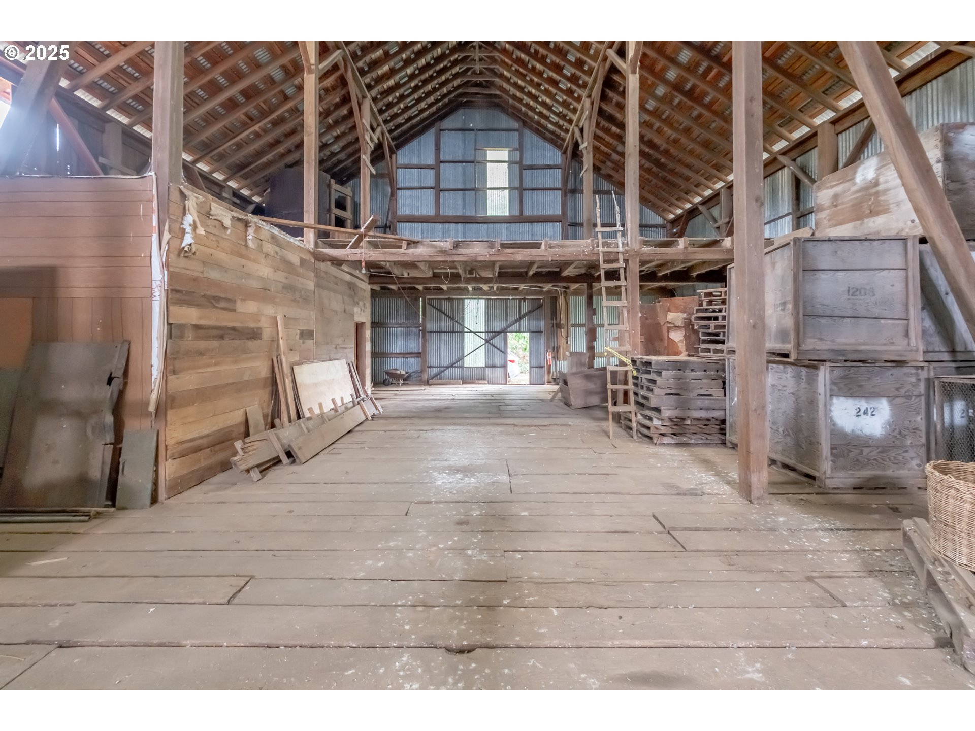 39986 Gisler Road Scio, OR 97374 - Photo 41 of 45 a view of a pathway of a house
