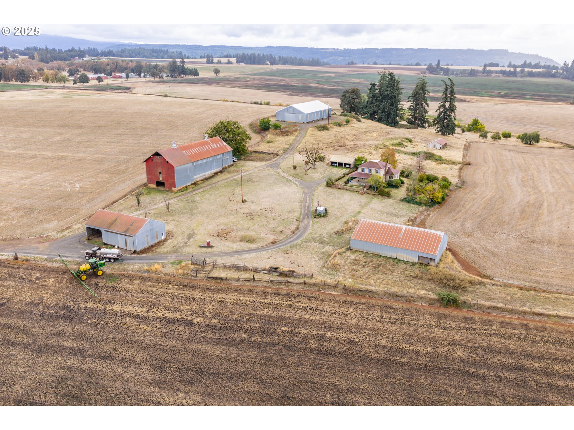 39986 Gisler Road Scio, OR 97374 - Photo 6 of 45 a view of lake view and mountain view