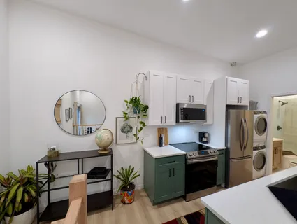 $2,300 | 1914 West Farragut Avenue, Unit 3R, Chicago, IL 60640