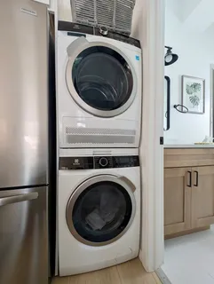 $2,300 | 1914 West Farragut Avenue, Unit 3R, Chicago, IL 60640