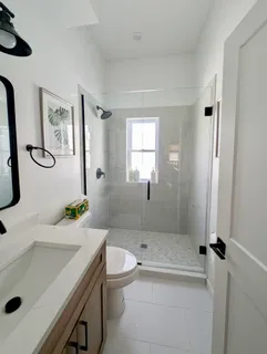 $2,300 | 1914 West Farragut Avenue, Unit 3R, Chicago, IL 60640