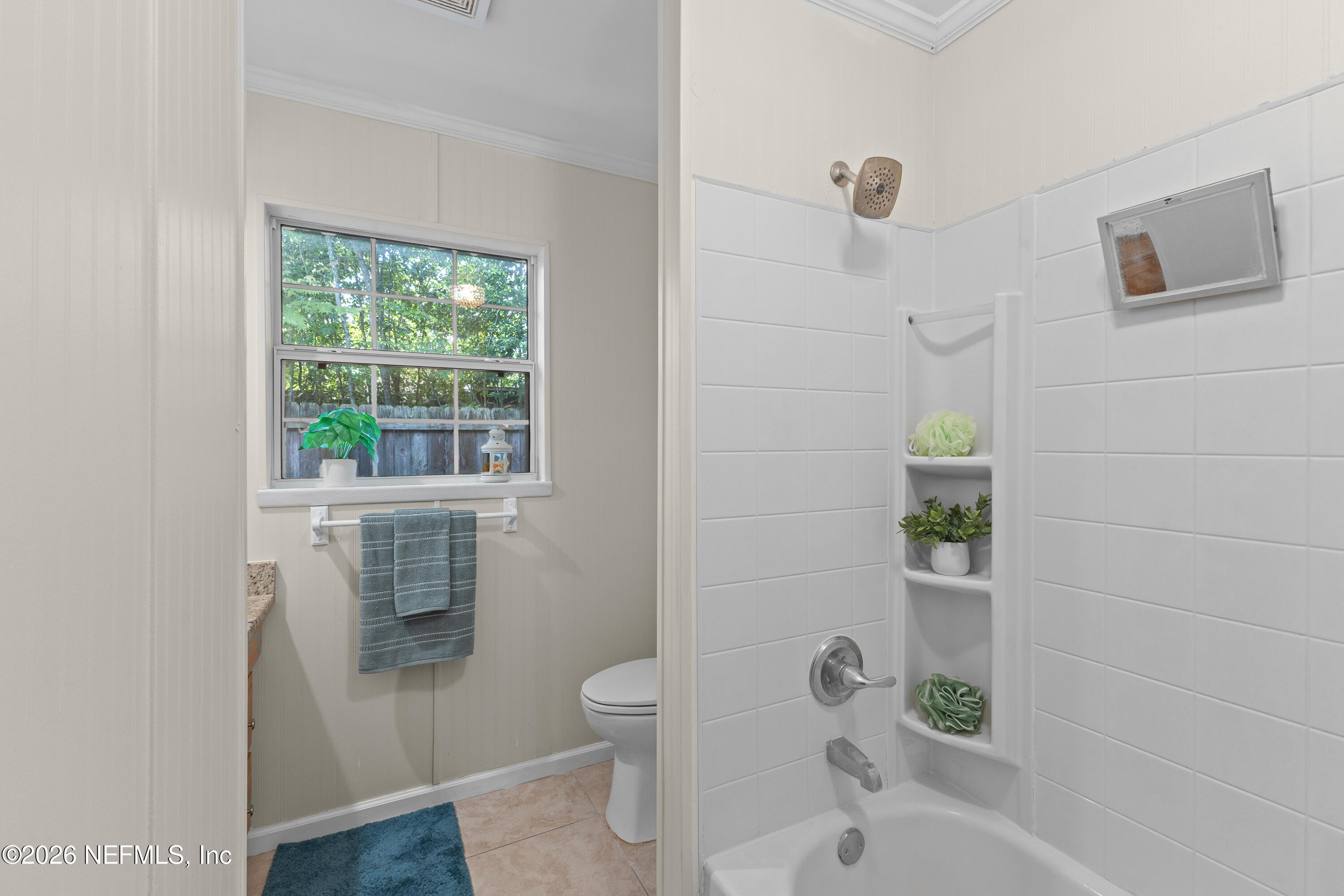 628 Matterhorn Road Jacksonville, FL 32216 - Photo 27 of 43 Guest Bathroom 2