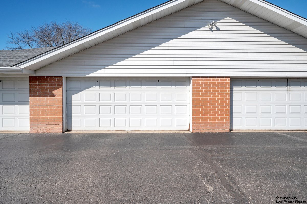 1346 South Lorraine Road, Unit E Wheaton, IL 60189 - Photo 3 of 15