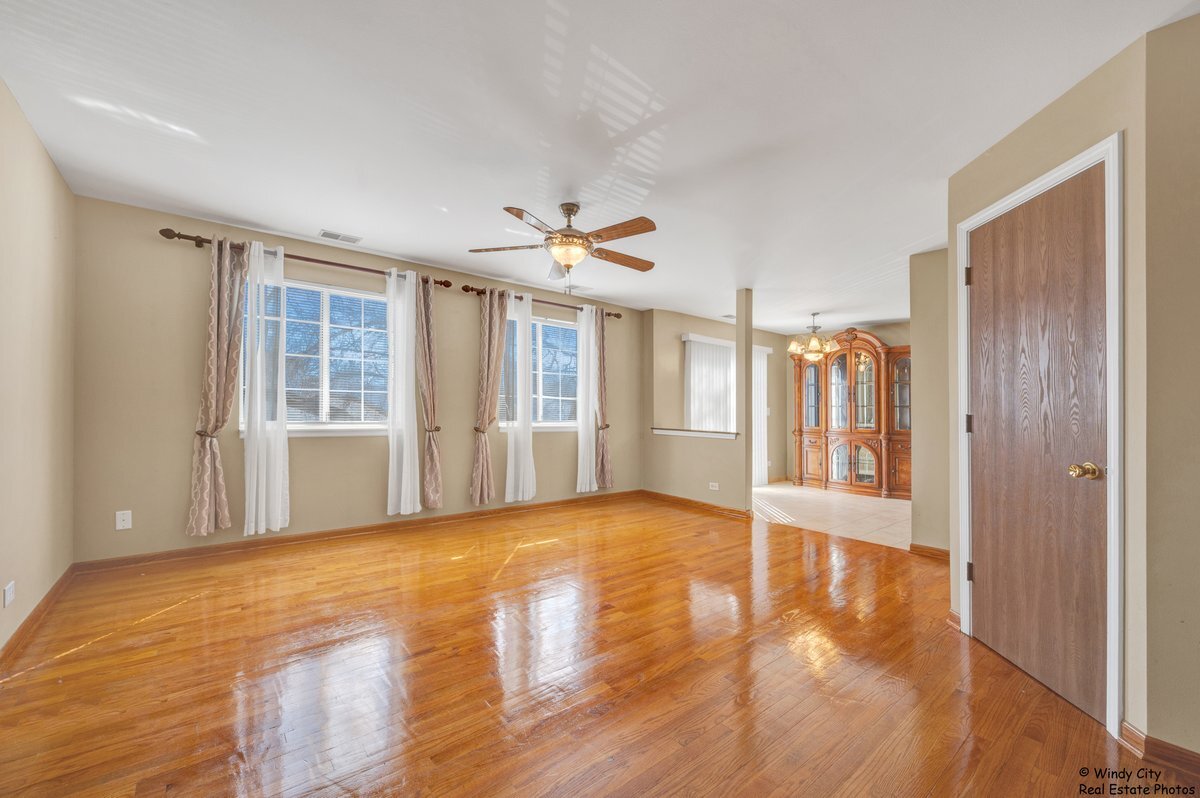 1346 South Lorraine Road, Unit E Wheaton, IL 60189 - Photo 5 of 15