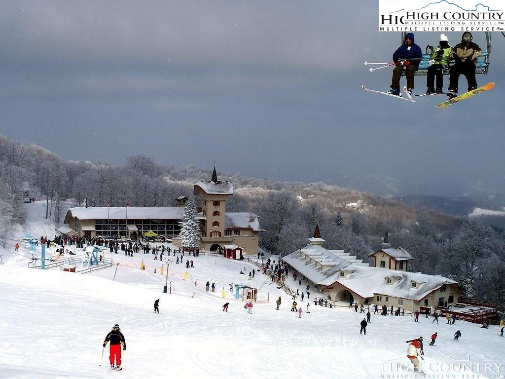 72 Sunset Strip Beech Mountain, NC 28604 - Photo 13 of 18 a view of a terrace with chairs