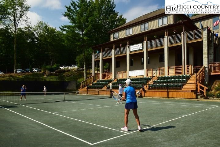 72 Sunset Strip Beech Mountain, NC 28604 - Photo 15 of 18 a view of a basket ball ground