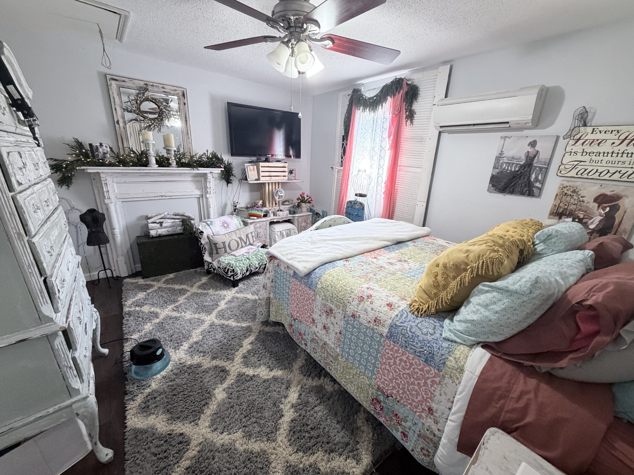 962 3rd Street Tracy City, TN 37387 - Photo 34 of 35 a bedroom with a bed and a flat tv screen