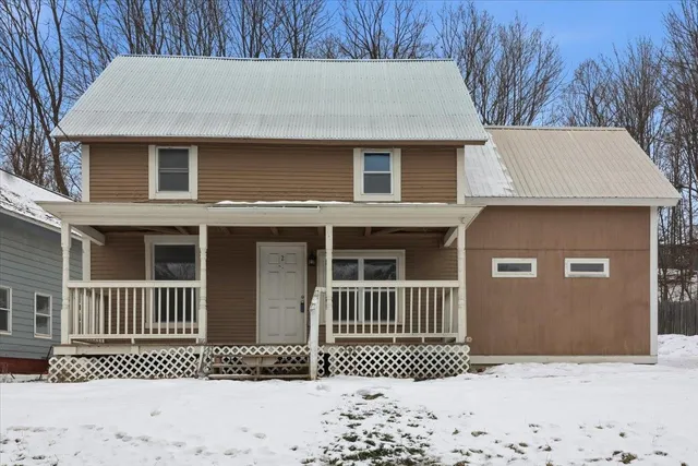 $299,900 | 2 Farwell Street, Barre, VT 05641