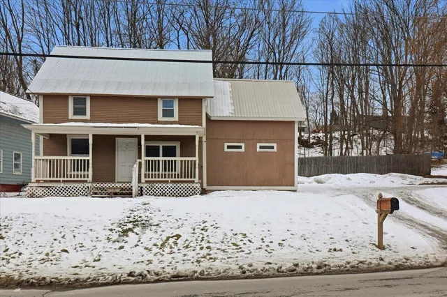 $299,900 | 2 Farwell Street, Barre, VT 05641