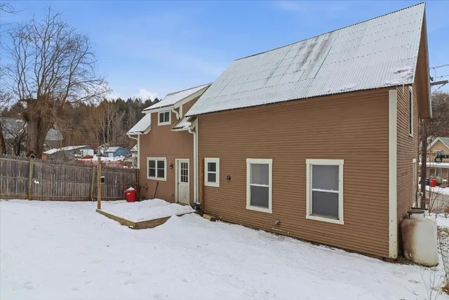 $299,900 | 2 Farwell Street, Barre, VT 05641