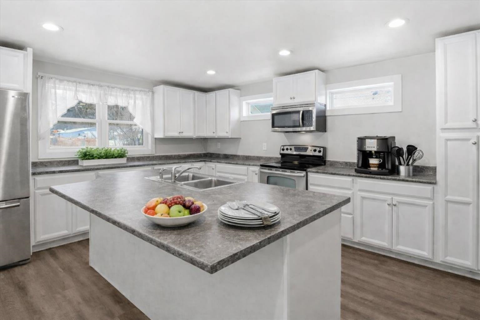 2 Farwell Street Barre, VT 05641 - Photo 4 of 45