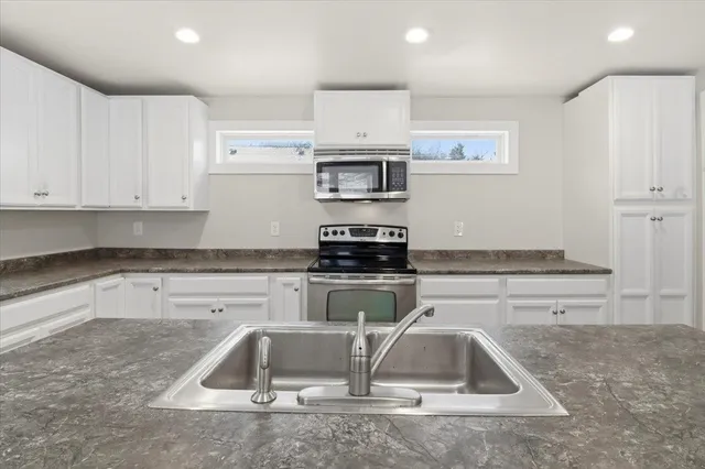 $299,900 | 2 Farwell Street, Barre, VT 05641