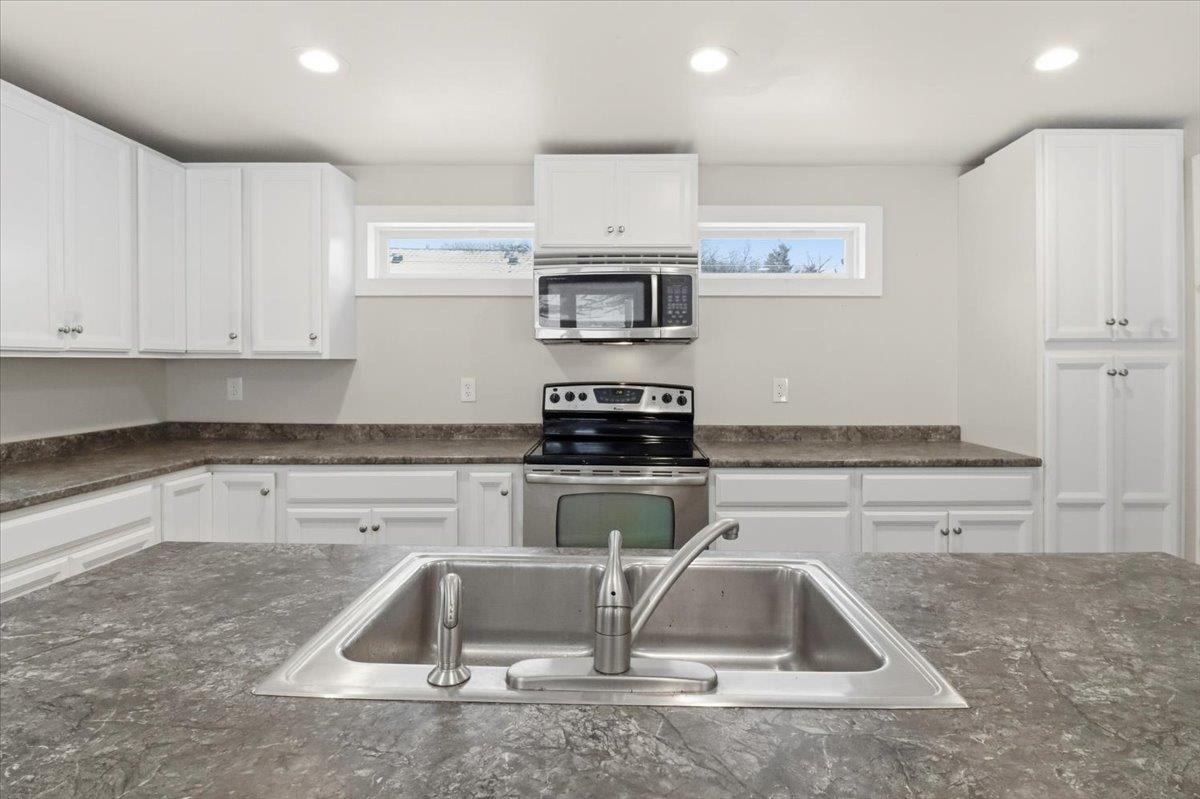 2 Farwell Street Barre, VT 05641 - Photo 8 of 45