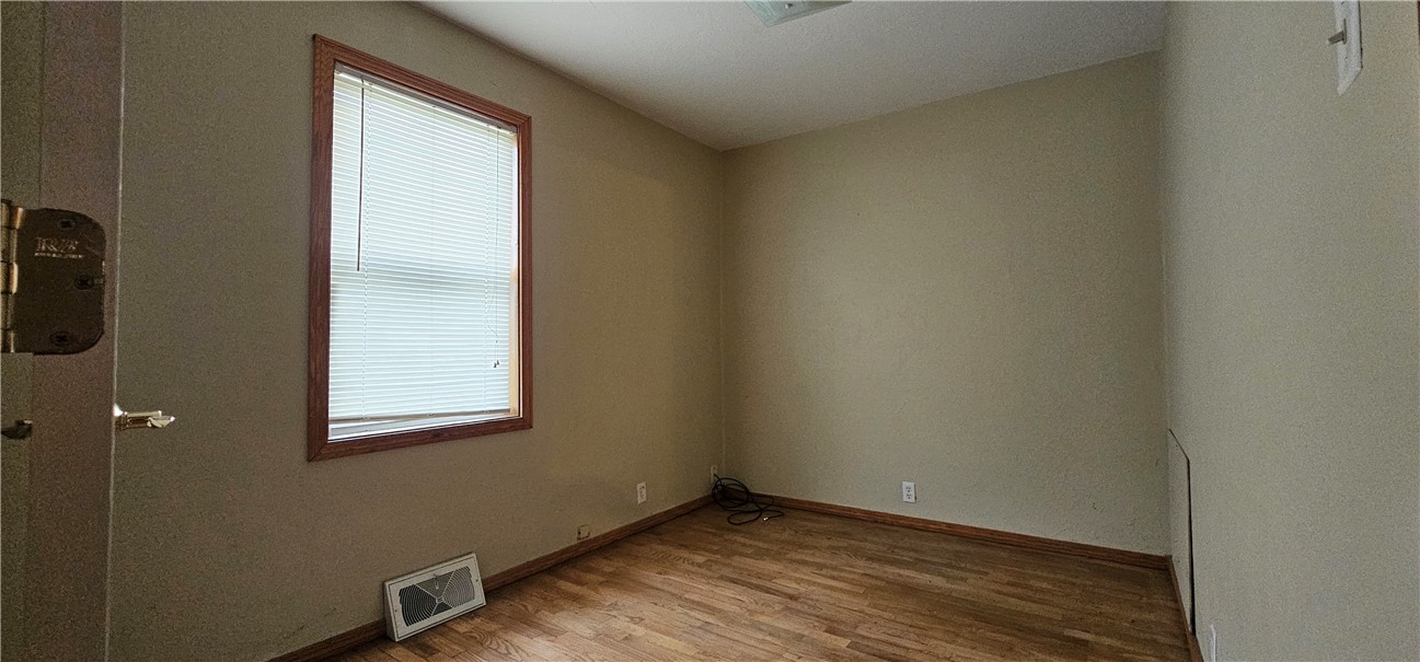 206 East Fifth Street St. Peter, IL 62880 - Photo 15 of 23 an empty room with windows
