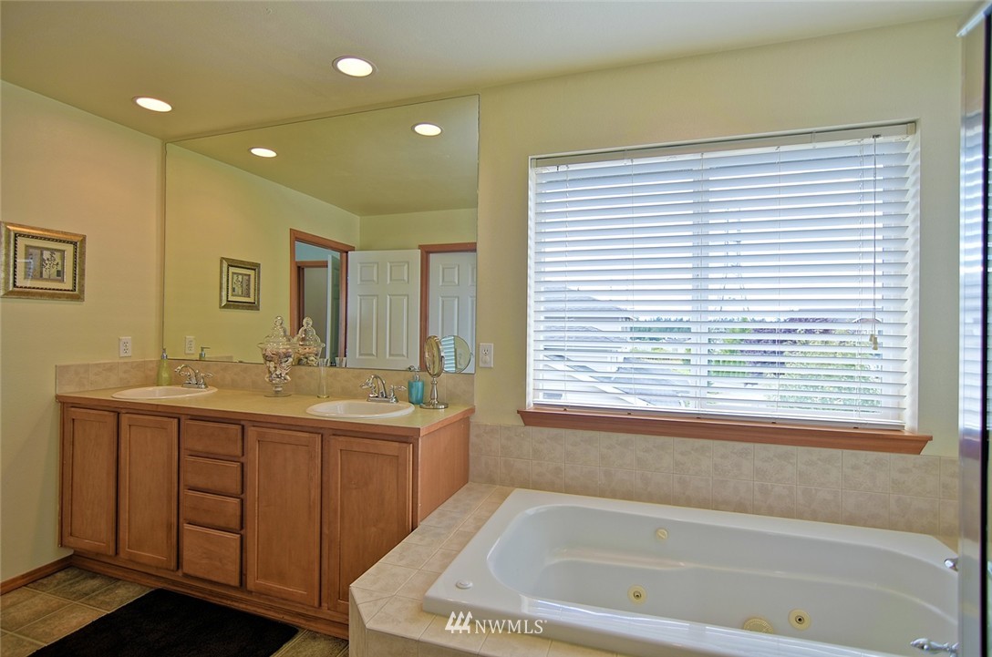 15418 43rd Avenue Southeast Bothell, WA 98012 - Photo 15 of 24 Gallery Image 15