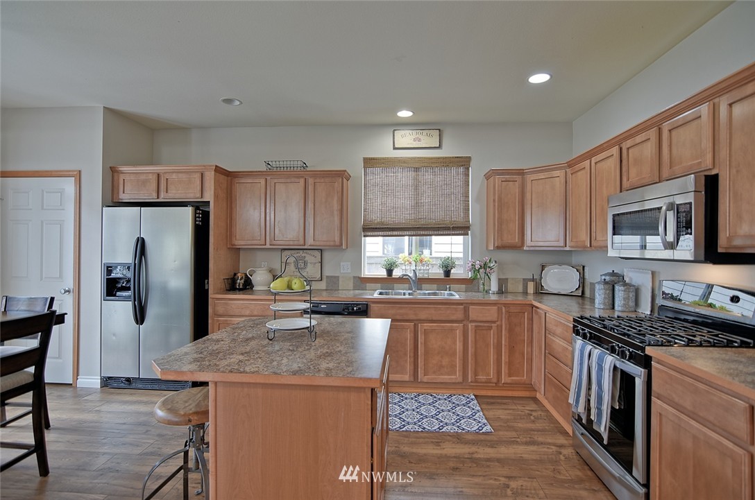 15418 43rd Avenue Southeast Bothell, WA 98012 - Photo 4 of 24 Gallery Image 4