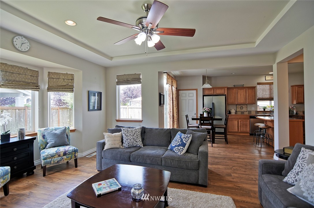 15418 43rd Avenue Southeast Bothell, WA 98012 - Photo 5 of 24 Gallery Image 5