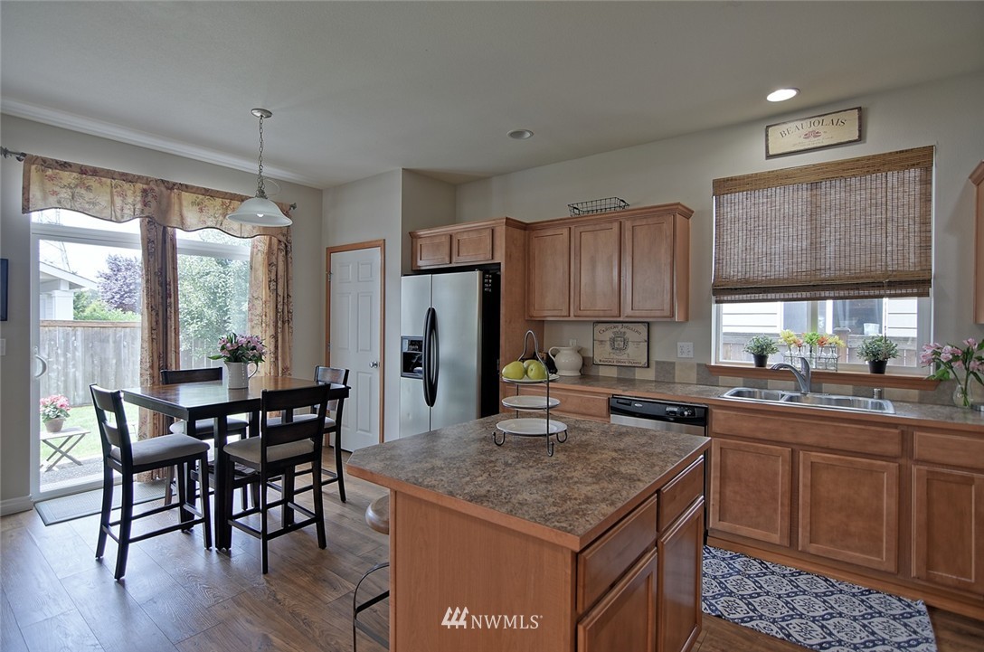 15418 43rd Avenue Southeast Bothell, WA 98012 - Photo 8 of 24 Gallery Image 8