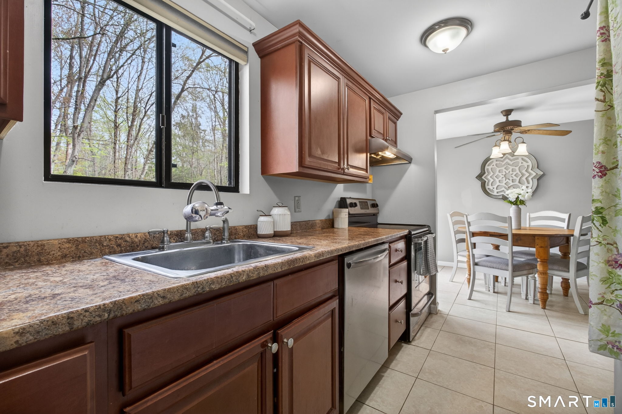 44 Mohawk Trail, Unit 44 Guilford, CT 06437 - Photo 9 of 40