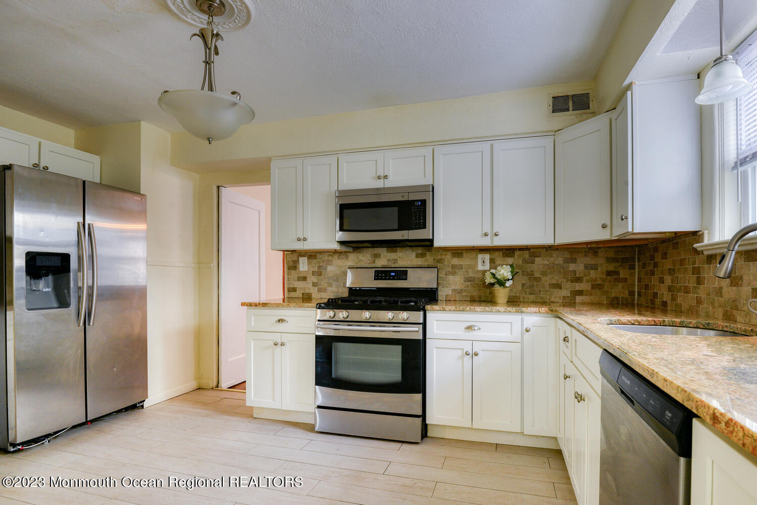 24 Walnut Street Keyport, NJ 07735 - Photo 12 of 38 24 Walnut St Keyport NJ 07735-large-030-