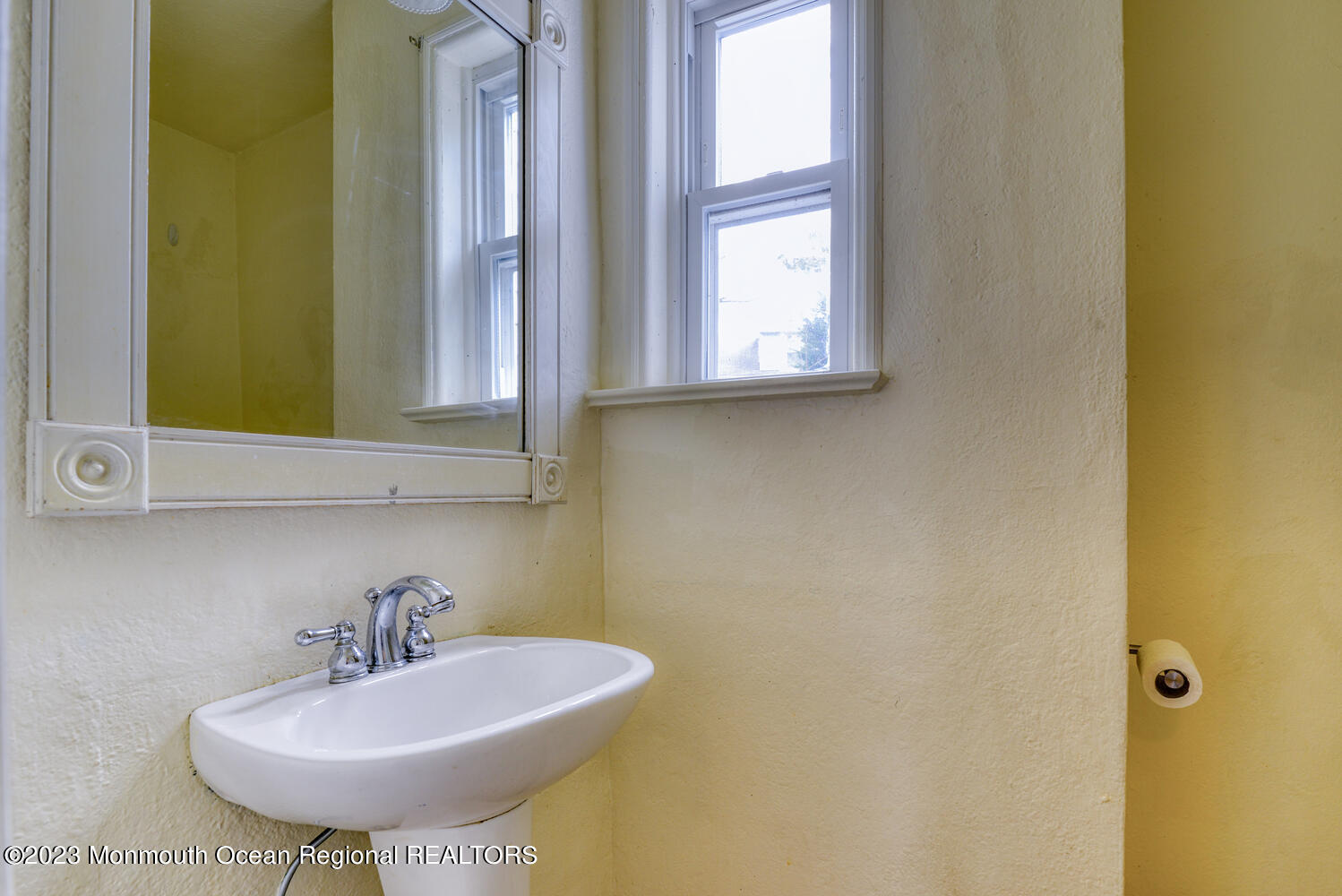 24 Walnut Street Keyport, NJ 07735 - Photo 20 of 38 24 Walnut St Keyport NJ 07735-large-017-