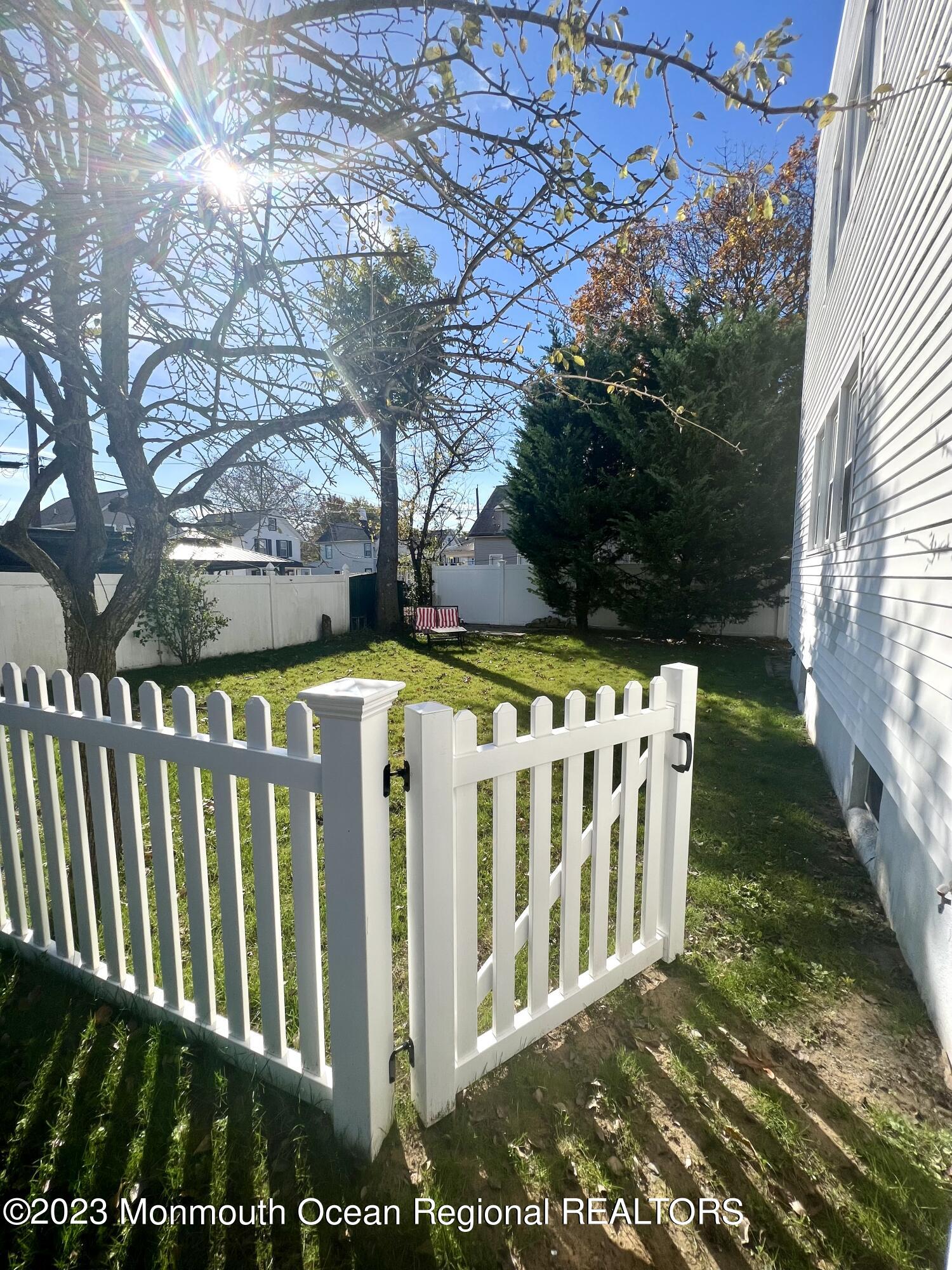 24 Walnut Street Keyport, NJ 07735 - Photo 2 of 38 IMG_7391