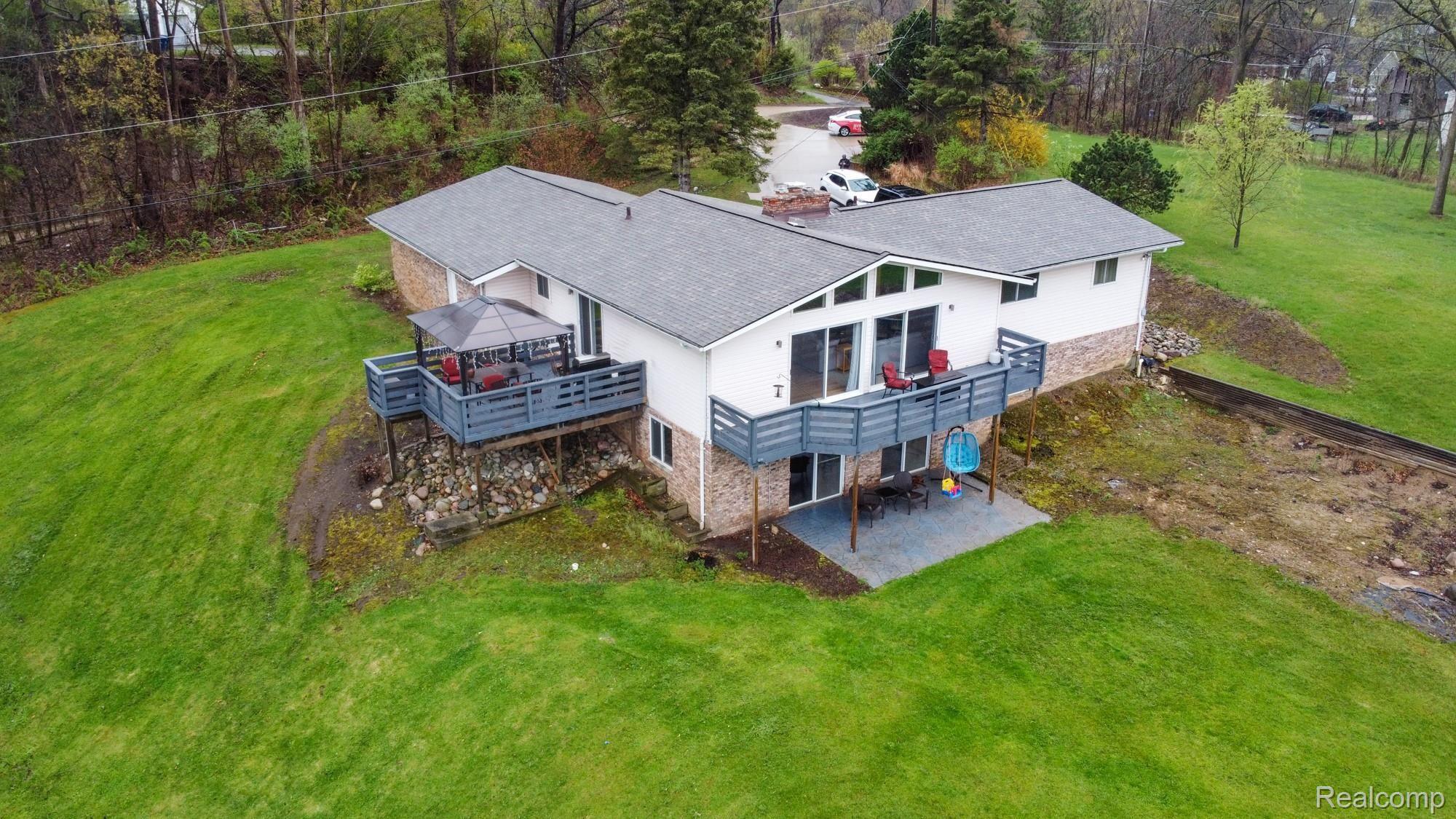 7551 Haley Road White Lake, MI 48383 - Photo 1 of 39 DJI_0972.jpg