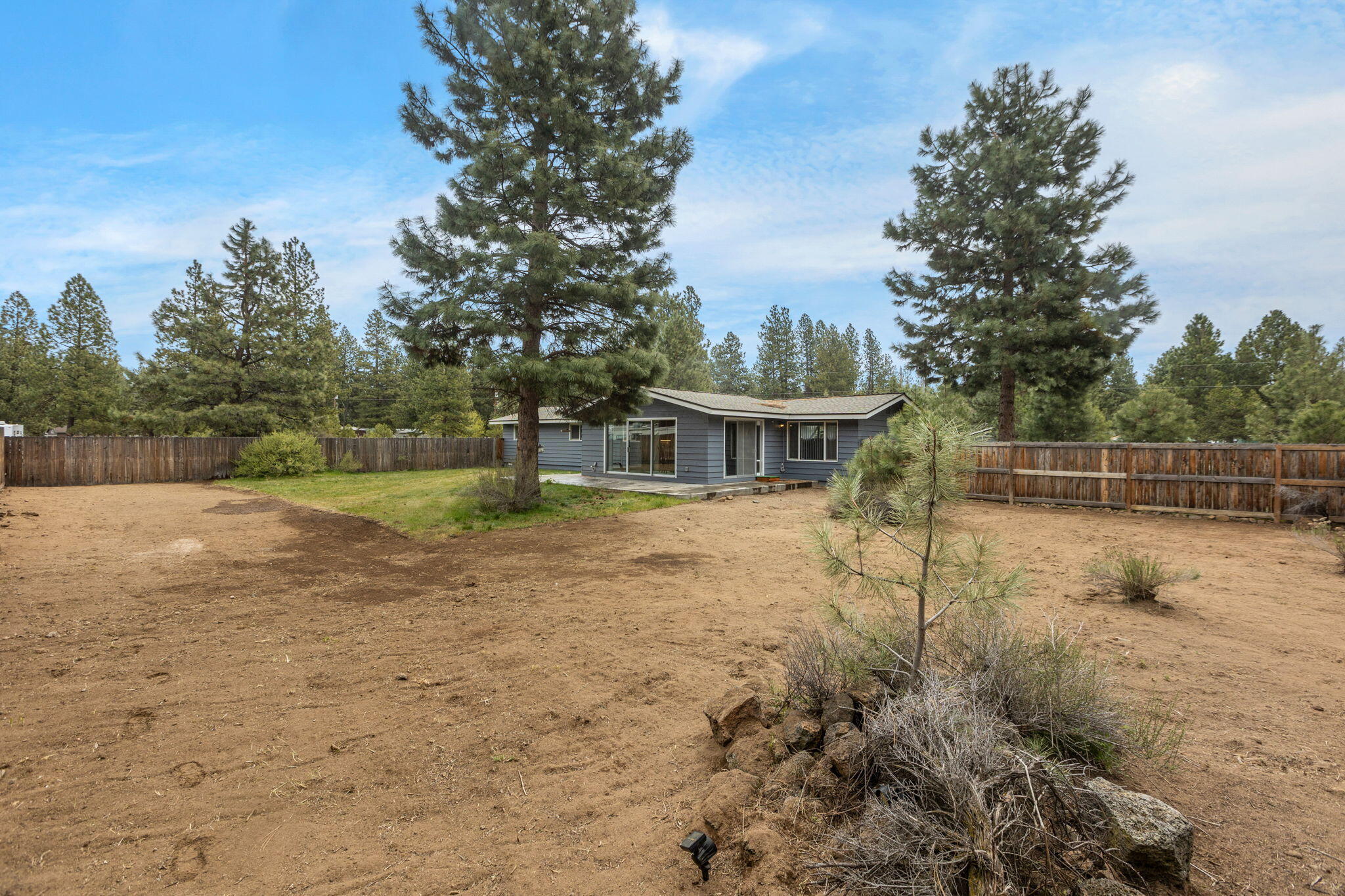 19420 Apache Road Bend, OR 97702 - Photo 34 of 42 2024_04_30_19420_apache_road-35